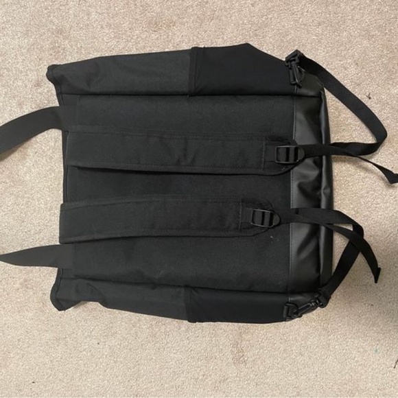 Light weight black backpack - Picture 2 of 3